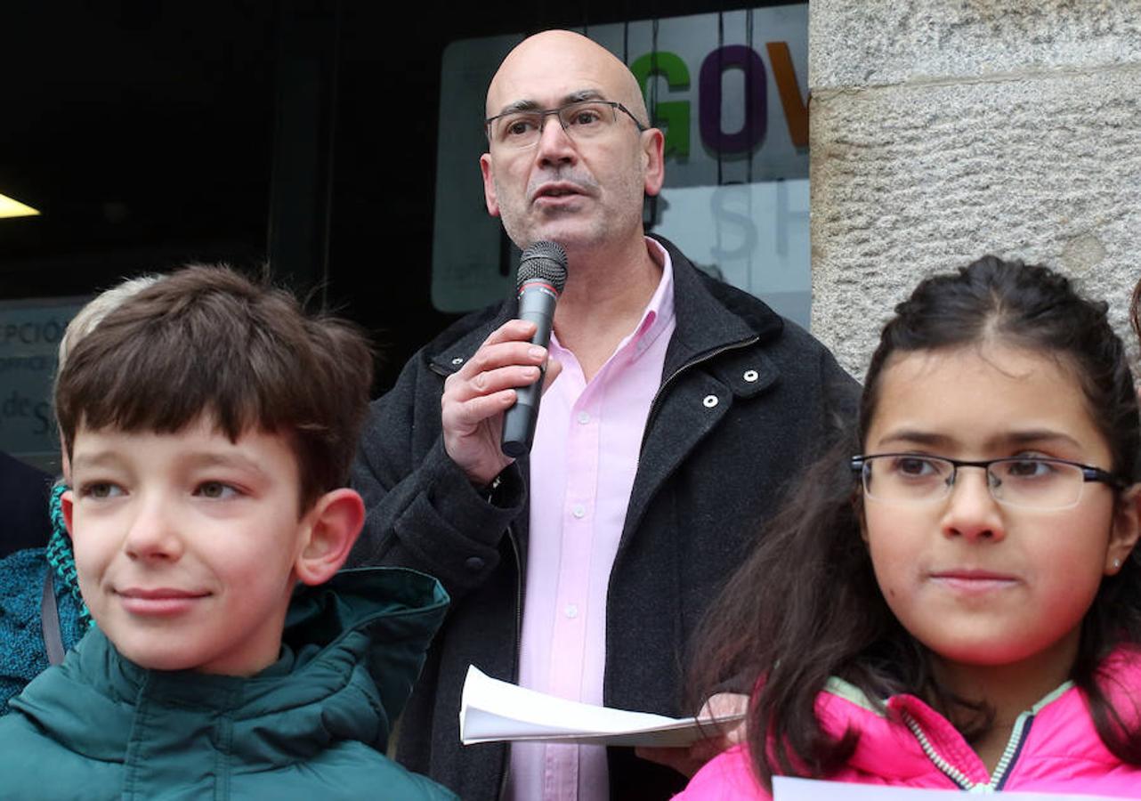 Los alumnos del colegio Claret de Segovia felicitan la Navidad