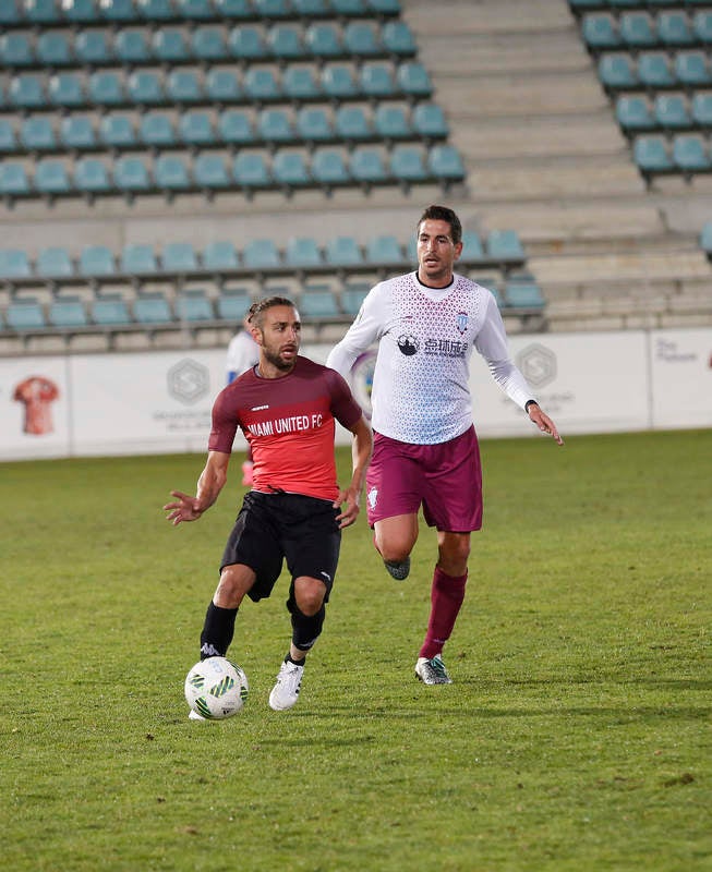 El Jumilla se lleva el triunfo en el triangular con el Deportivo Palencia y el Miami United