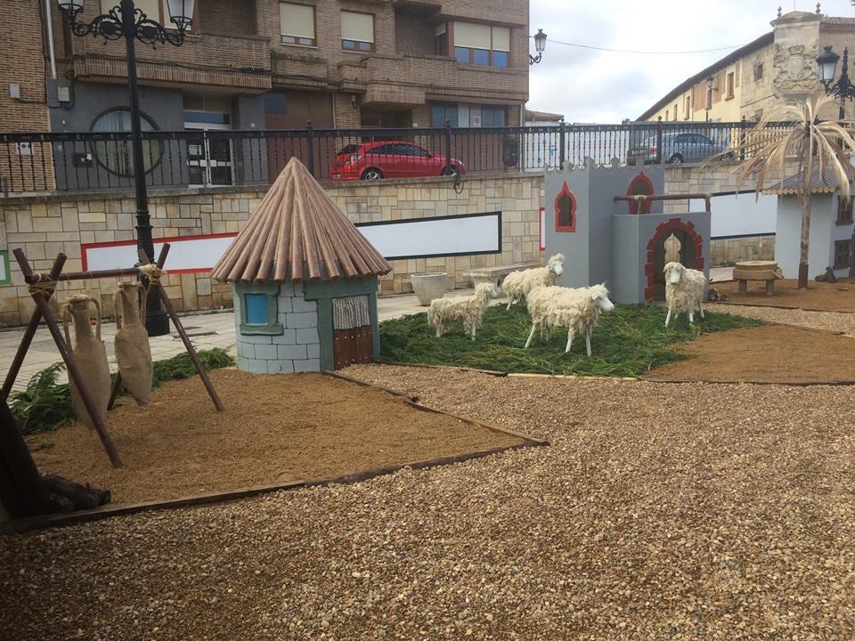 Osorno instala su belén gigante en la Plaza Mayor