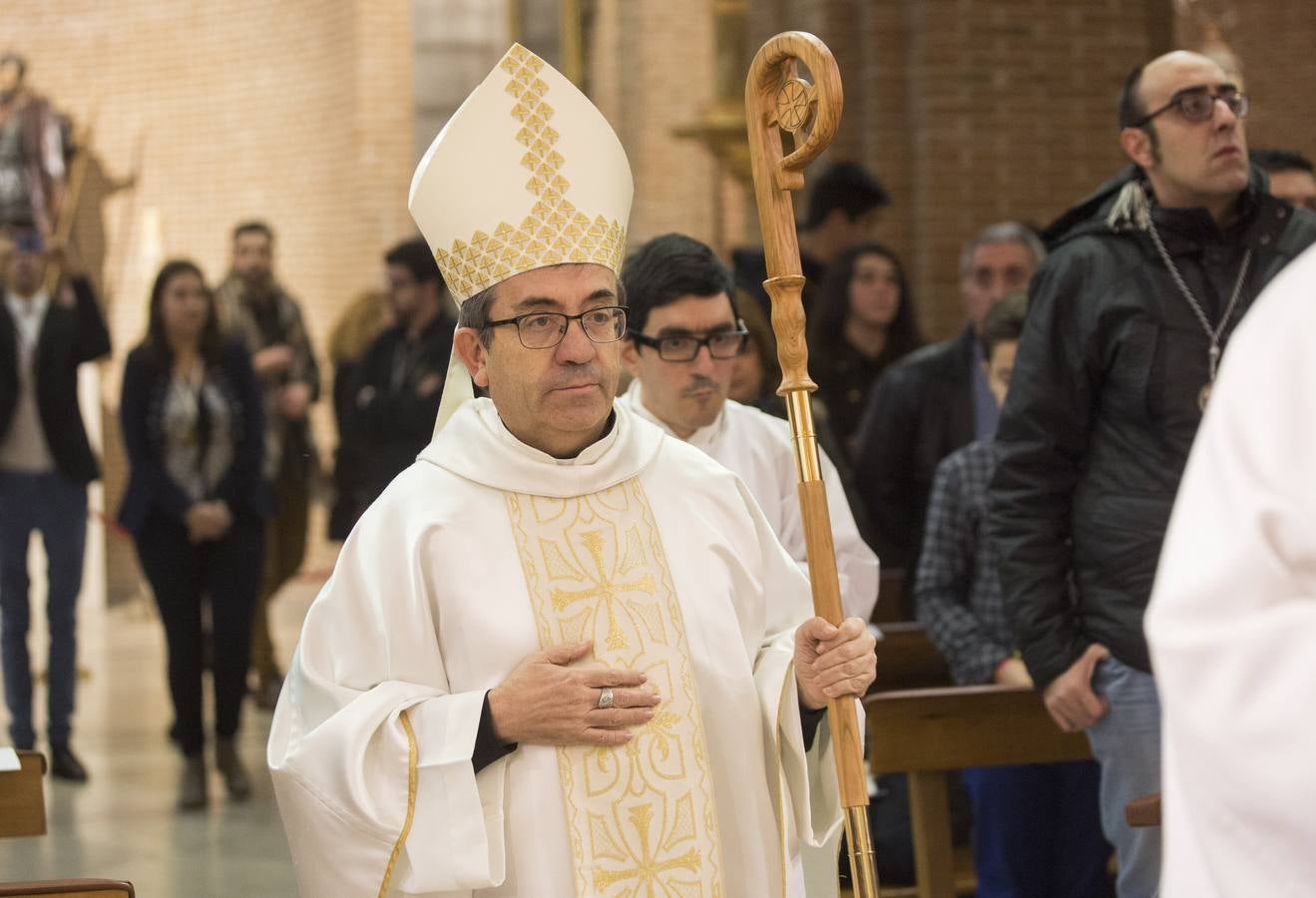 Eucaristía en honor de San Juan Evangelista, patrón de la Juventud Cofrade