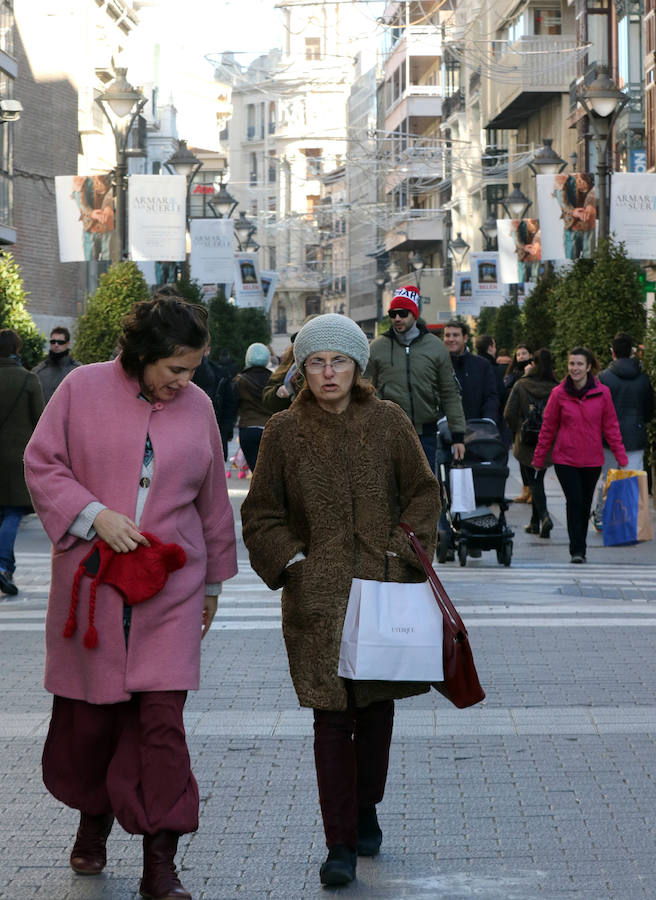 Primer día de rebajas de invierno en Valladolid
