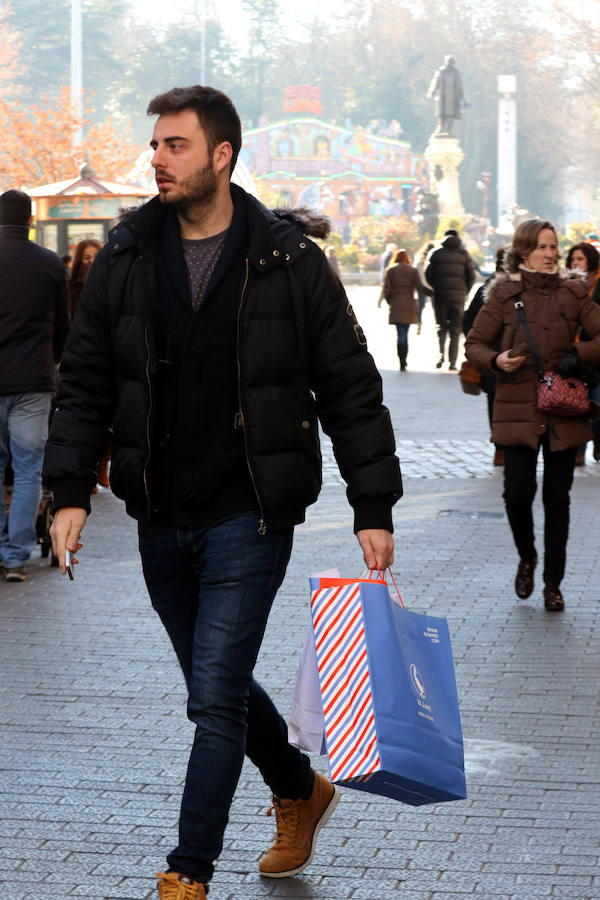 Primer día de rebajas de invierno en Valladolid