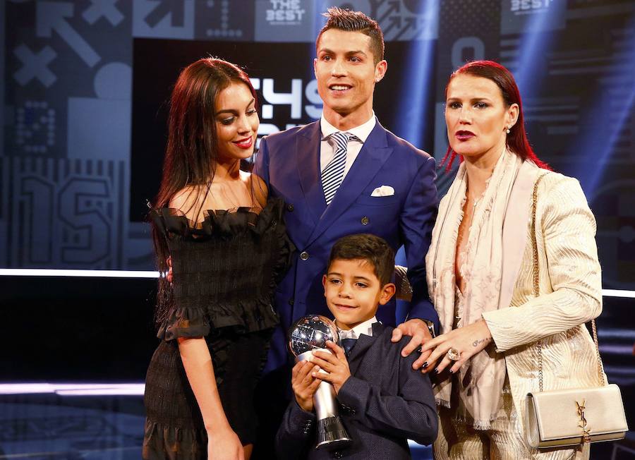 Cristiano presenta a su nueva novia, Georgina Rodríguez, en la gala &#039;The Best&#039;