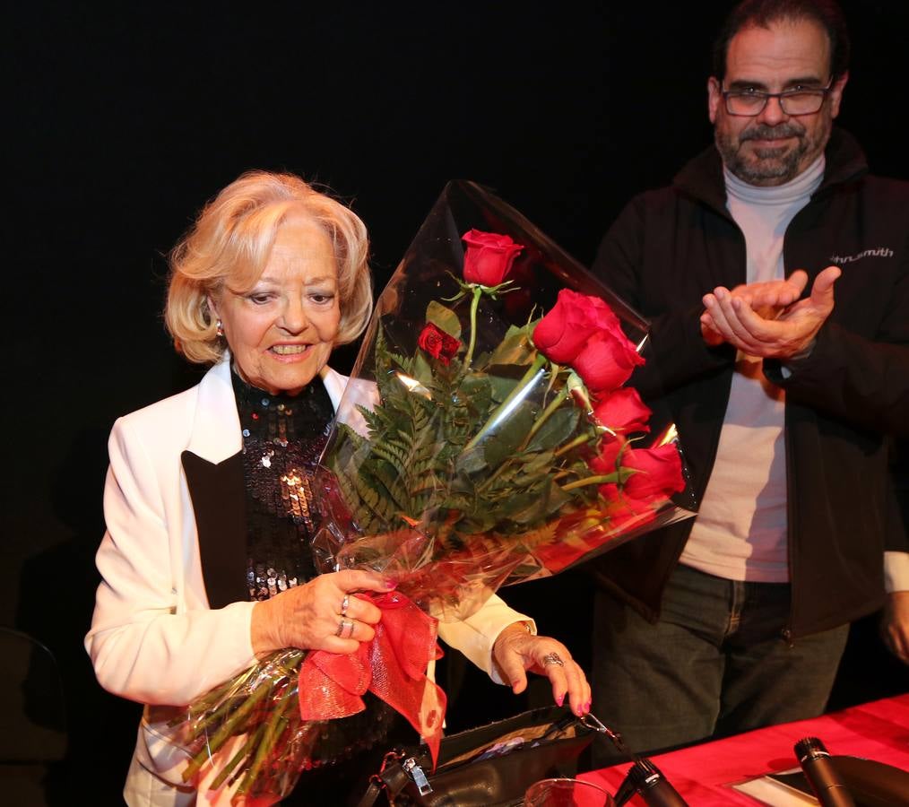 Araceli Sagüillo presenta su último poemario &#039;Las Moiras&#039;