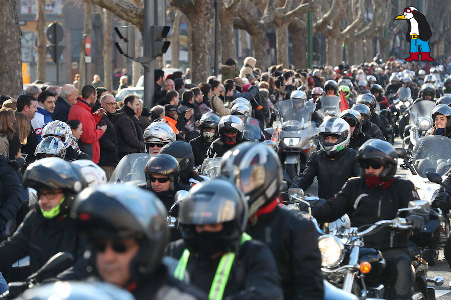 Ambiente en el desfile de banderas de Pingüinos en Valladolid (Fotos 2)