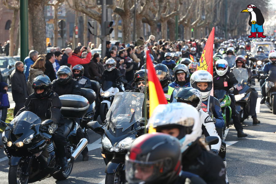 Ambiente en el desfile de banderas de Pingüinos en Valladolid (Fotos 2)