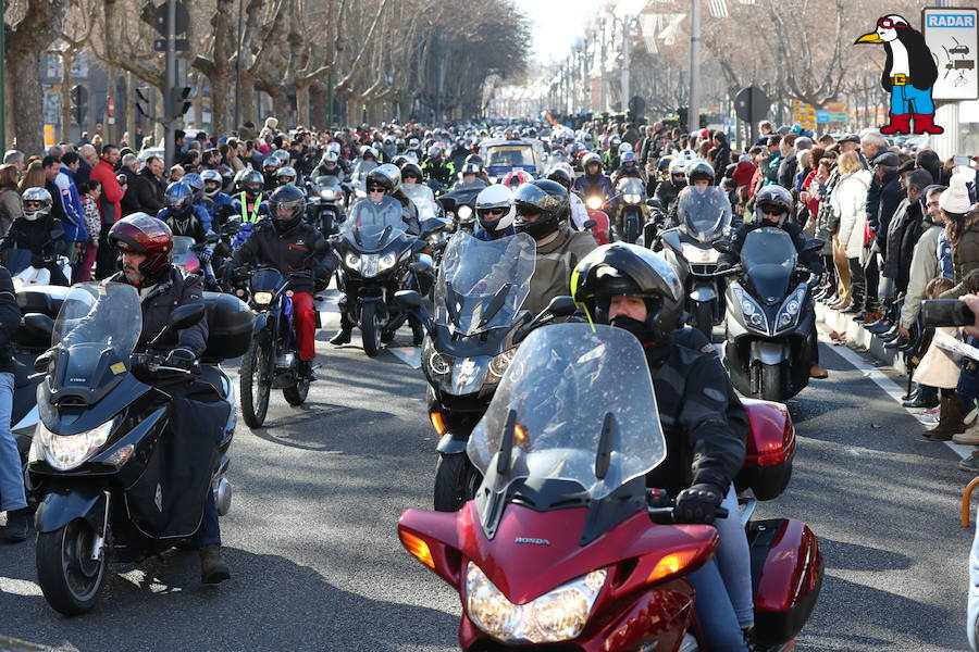 Ambiente en el desfile de banderas de Pingüinos en Valladolid (Fotos 2)