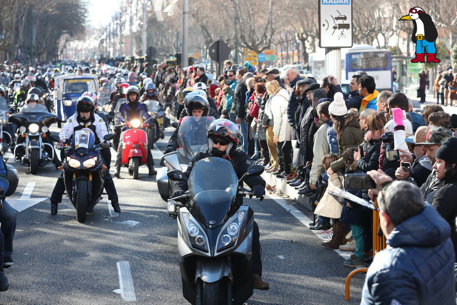 Ambiente en el desfile de banderas de Pingüinos en Valladolid (Fotos 2)