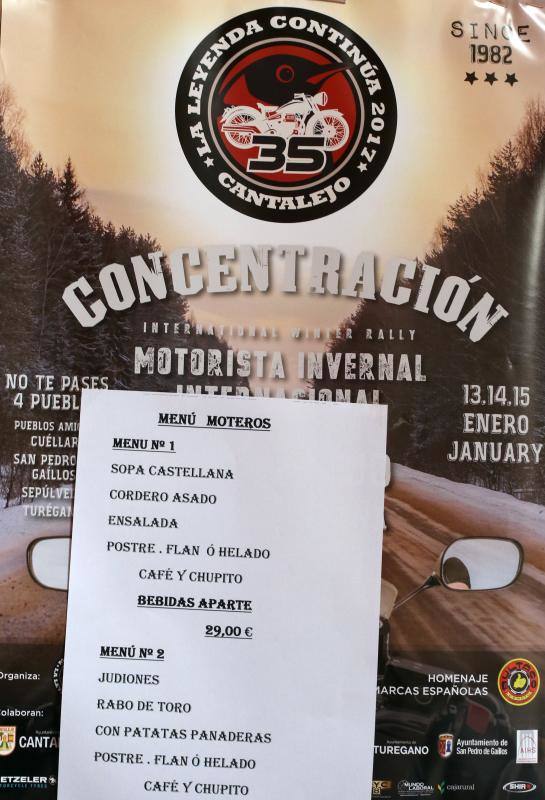 Los moteros de La Leyenda Continúa inundan con sus motos Sepúlveda (Segovia)