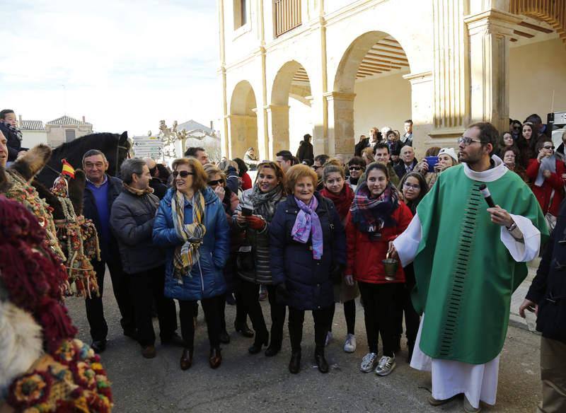 Matanza y fiesta de San Antón en Fuentes de Nava (Palencia)