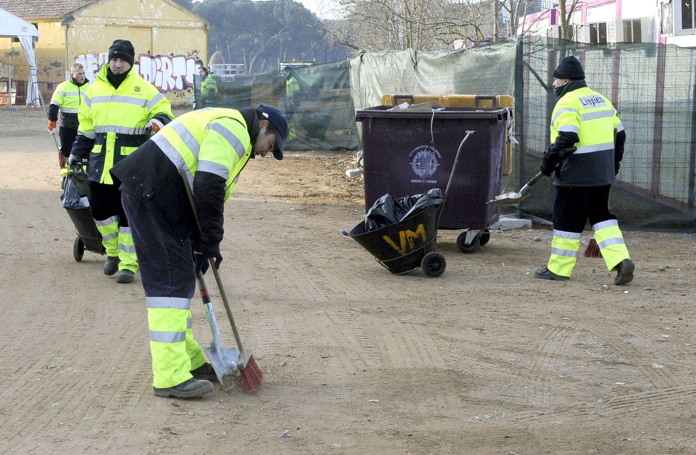 Trabajos de limpieza de los terrenos de la antigua Hípica tras el paso de Pingüinos