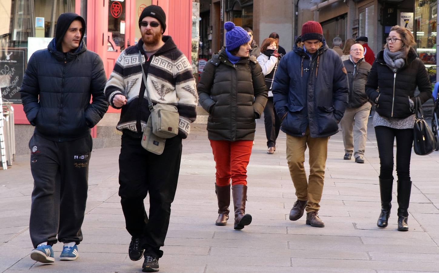 El frío hace tiritar a los segovianos