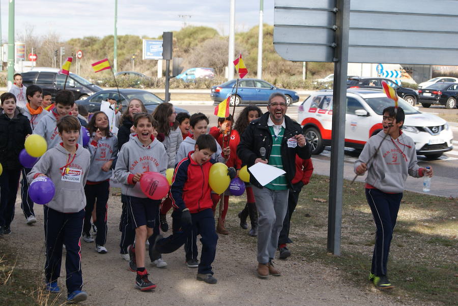 Manifestación de los niños del colegio San Agustín en contra de los cierres de Lauki y Dulciora