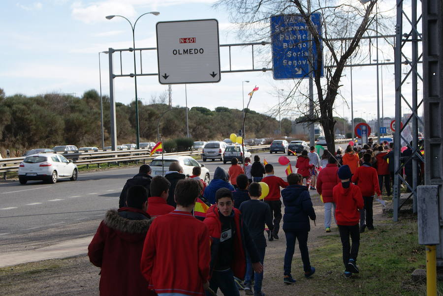 Manifestación de los niños del colegio San Agustín en contra de los cierres de Lauki y Dulciora