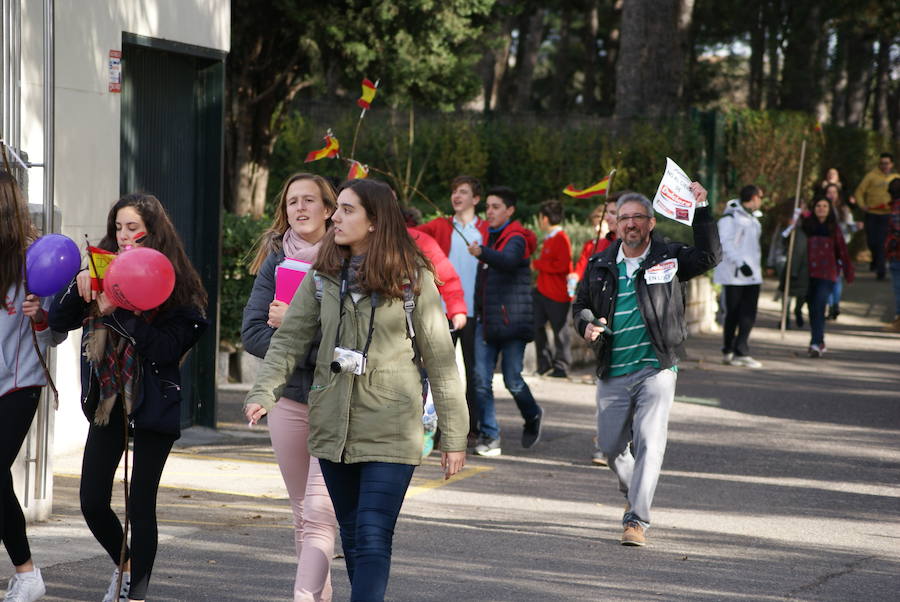 Manifestación de los niños del colegio San Agustín en contra de los cierres de Lauki y Dulciora