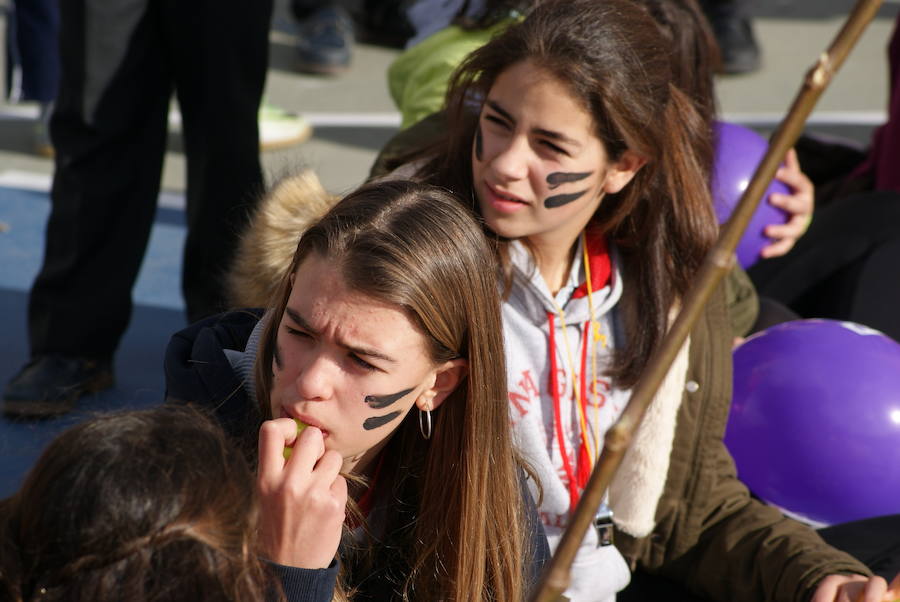 Manifestación de los niños del colegio San Agustín en contra de los cierres de Lauki y Dulciora