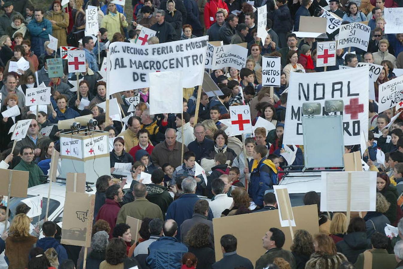 Así protestaban los vecinos contra el &#039;macrocentro&#039; de Cruz Roja en Girón en 2002