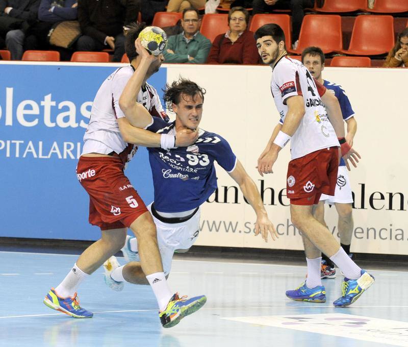 Partido del Atlético Valladolid contra el Naturhouse en el Polideportivo Huerta del Rey (Valladolid)