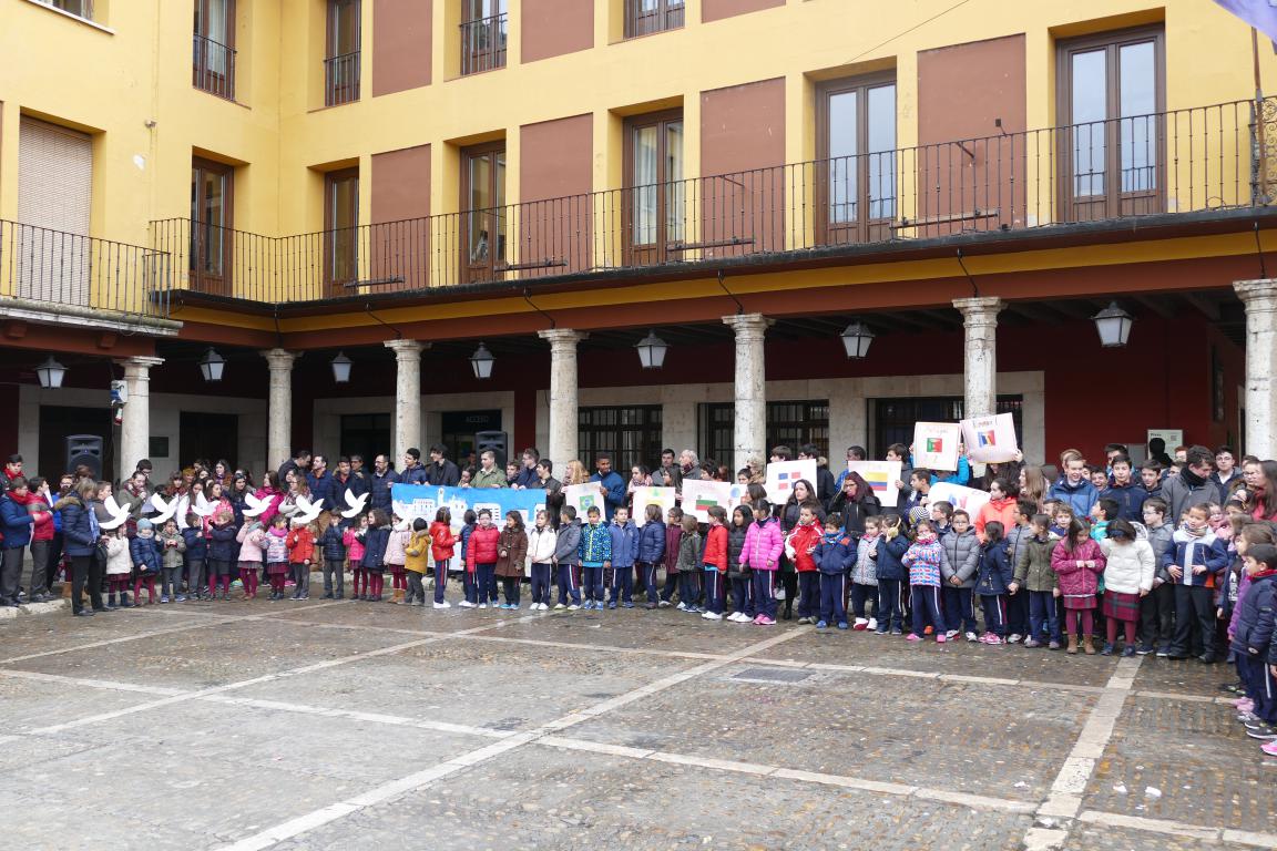 El Colegio Divina Providencia de Tordesillas celebra el Día de la Paz.