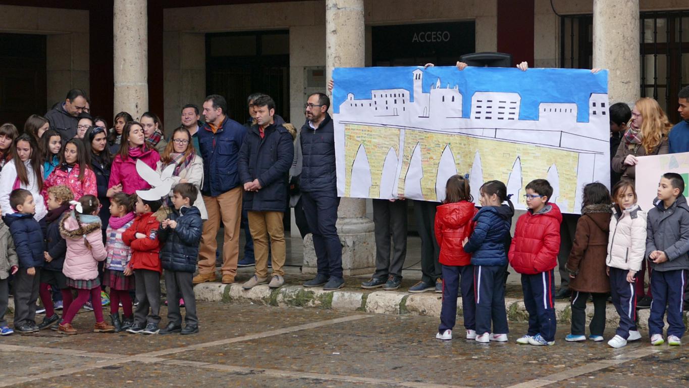 El Colegio Divina Providencia de Tordesillas celebra el Día de la Paz.