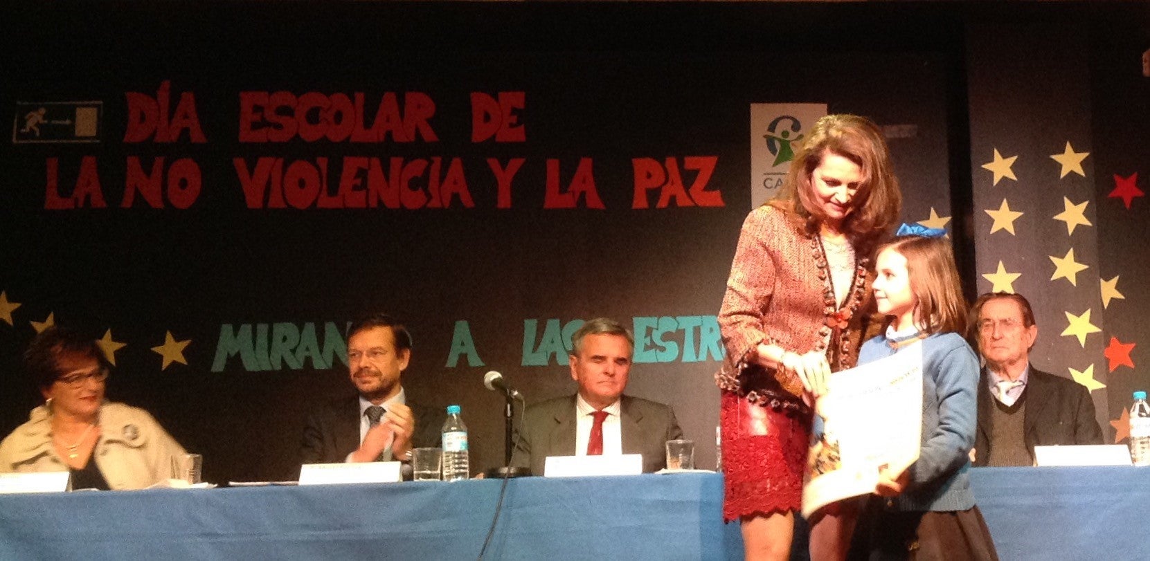 Entrega de diplomas en Madrid a Lorena Bedoya y al Profesorado del Colegio Ntra. Señora de Lourdes, galardonados en el Concurso Escolar de la Fundación Paz y Cooperación 2016. 'Don Quijote o la Fuerza de la Utopía. Preparando el Futuro'.