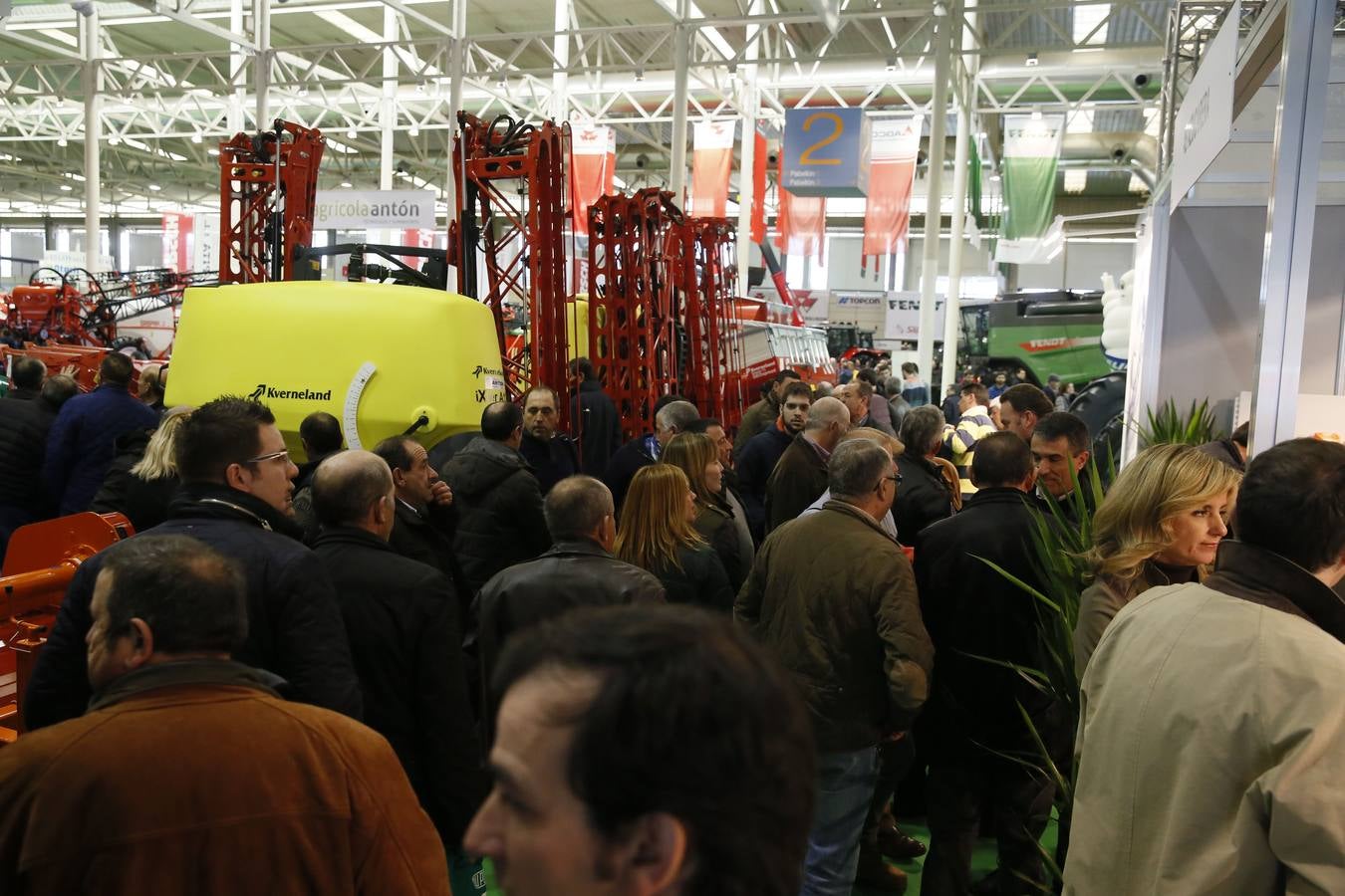 La ministra de Agricultura, Isabel García Terjerina, inaugura en Valladolid la Feria Agraria