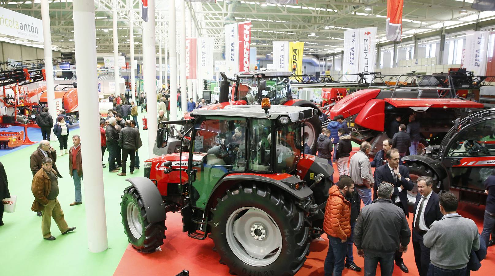 La ministra de Agricultura, Isabel García Terjerina, inaugura en Valladolid la Feria Agraria