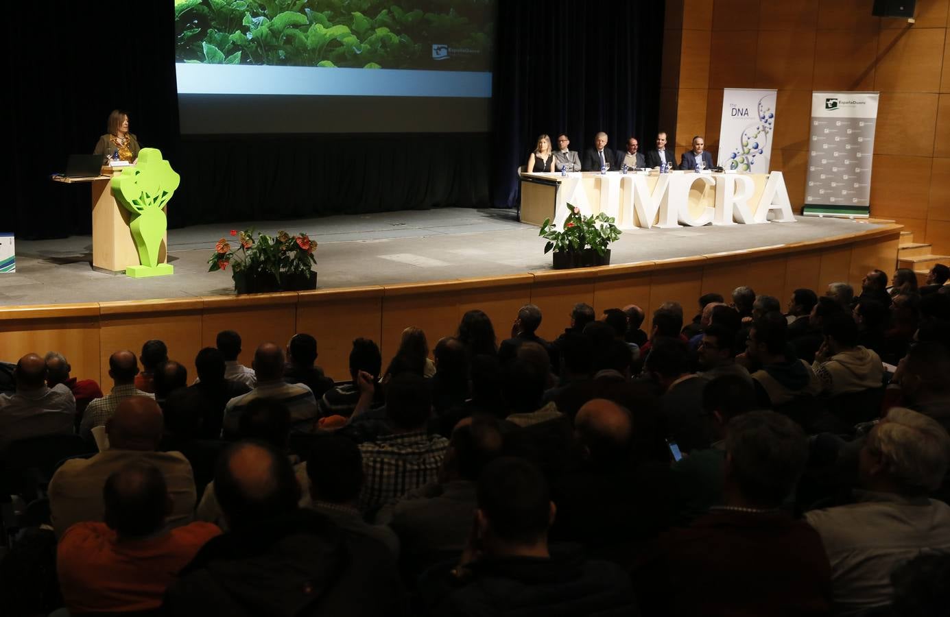 La ministra de Agricultura, Isabel García Terjerina, inaugura en Valladolid la Feria Agraria