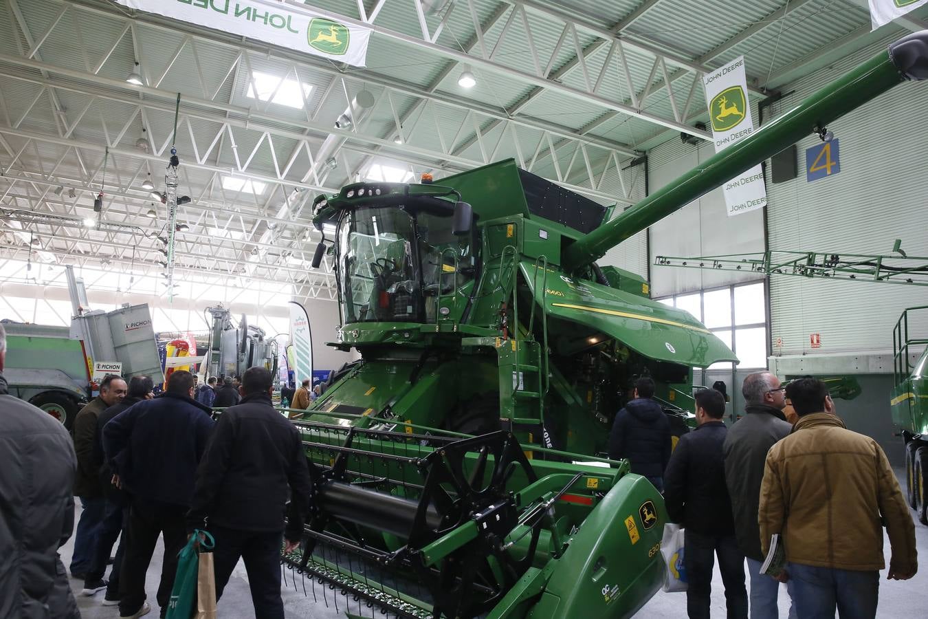 La ministra de Agricultura, Isabel García Terjerina, inaugura en Valladolid la Feria Agraria