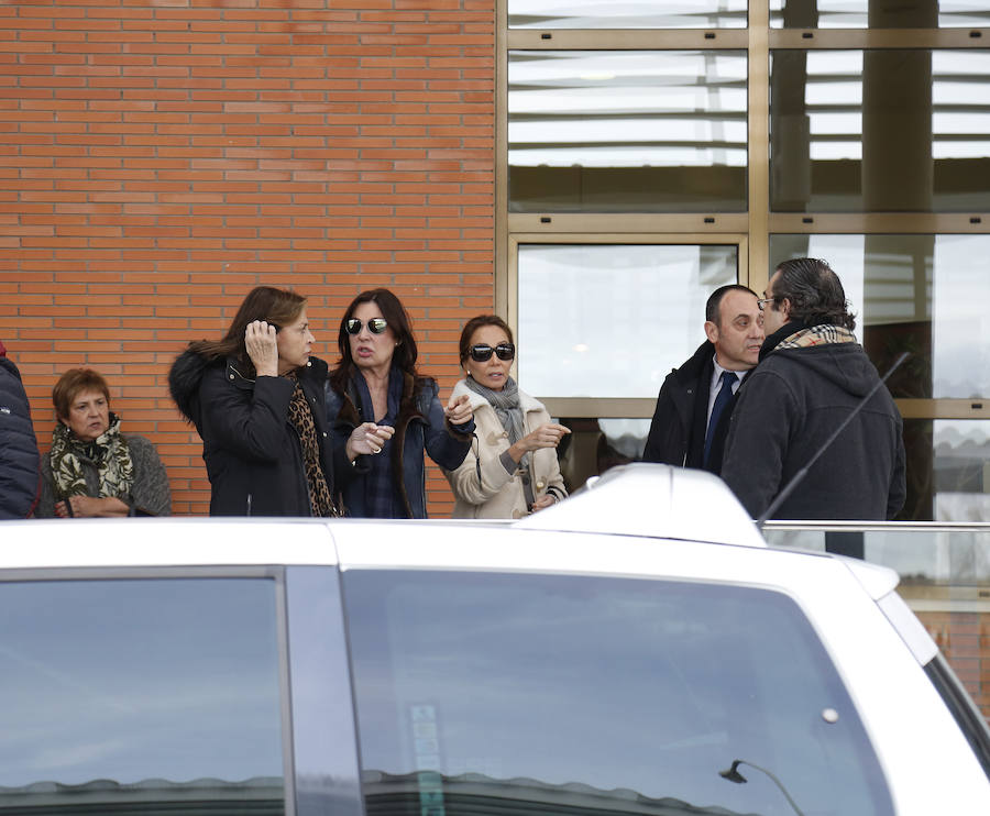 Famosos y personalidades arropan a las familias de los jóvenes arrollados por el tren en Palencia