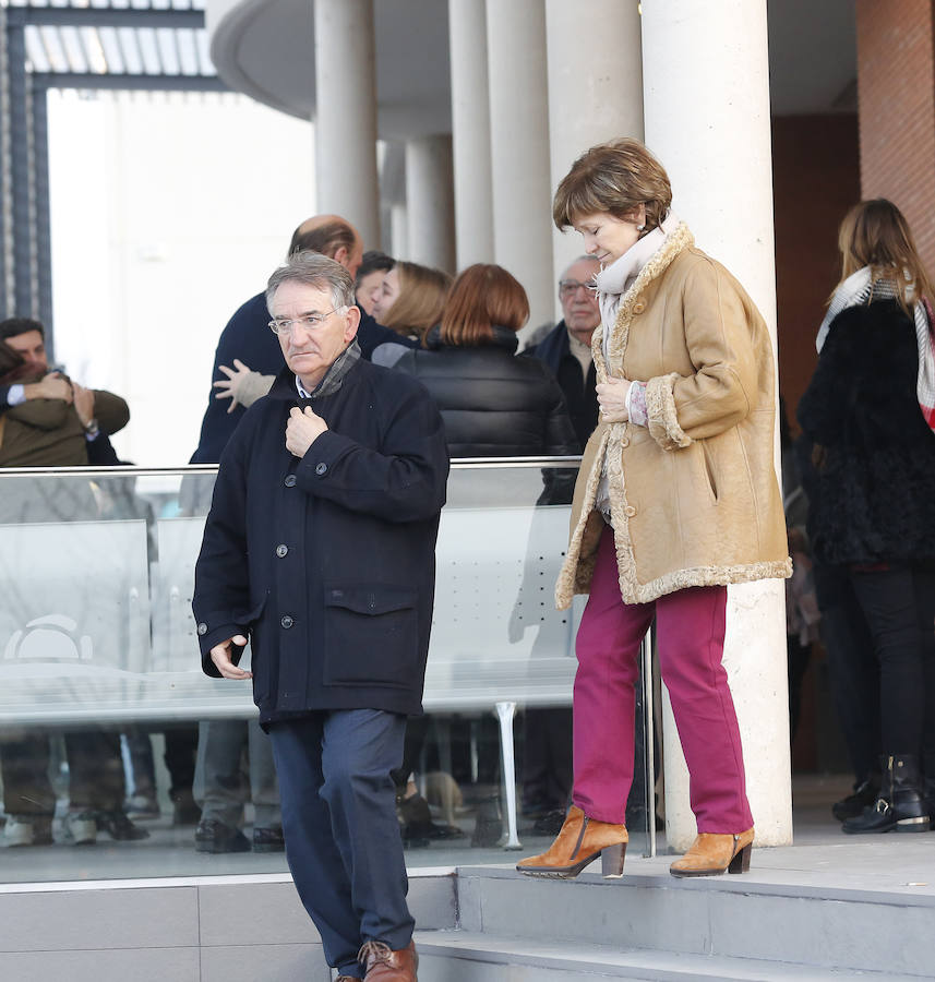 Famosos y personalidades arropan a las familias de los jóvenes arrollados por el tren en Palencia