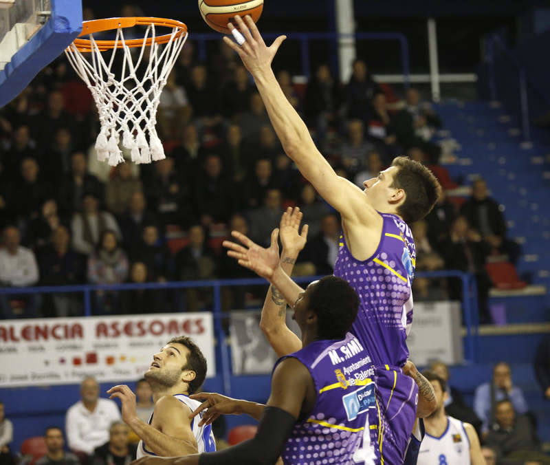 Quesos Cerrato 88-77 CB Prat