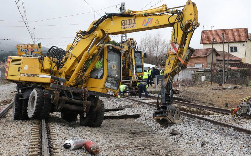 Obras en el apeadero de la estación del Espinar a causa de las inundaciones (Segovia)