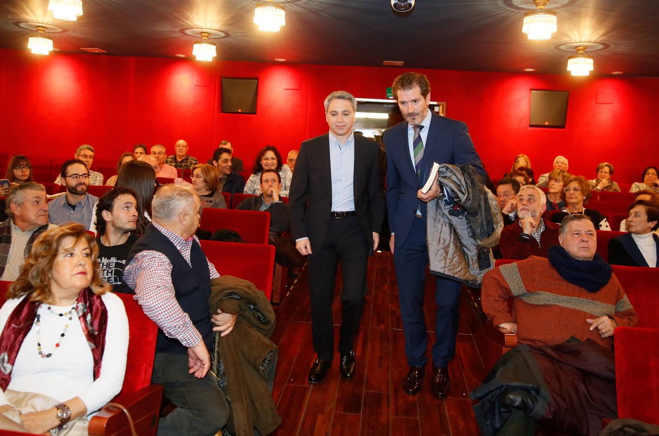 Vicente Vallés analiza la figura de Donald Trump en el Aula de Cultura de El Norte de Castilla