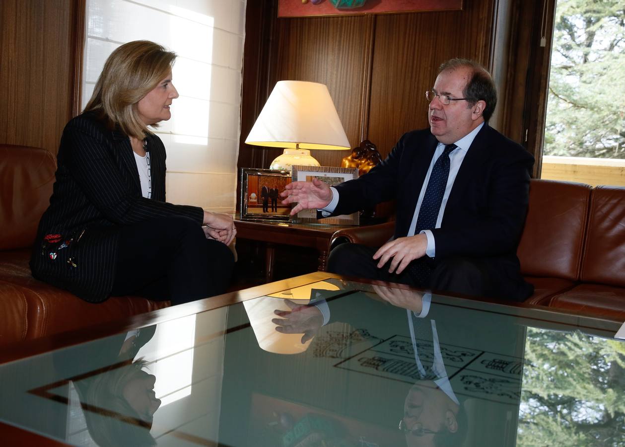 Juan Vicente Herrera y Fátima Báñez firman un convenio de colaboración en materia de Inspección de Trabajo