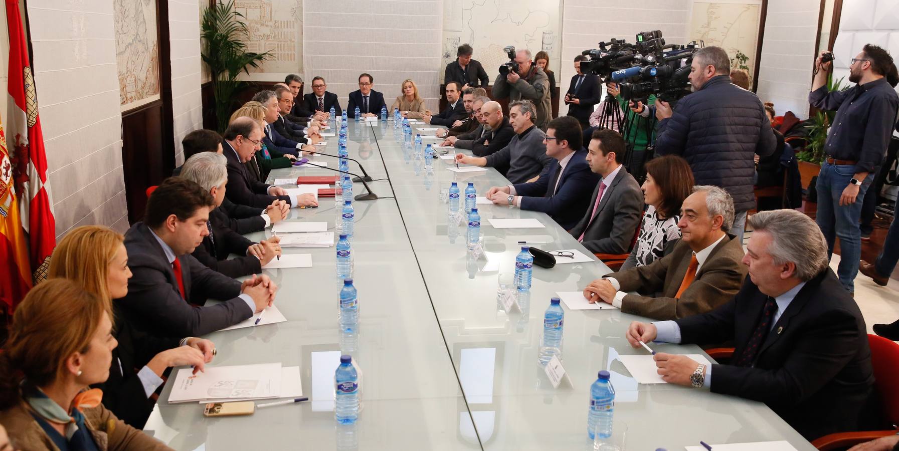 Juan Vicente Herrera y Fátima Báñez firman un convenio de colaboración en materia de Inspección de Trabajo