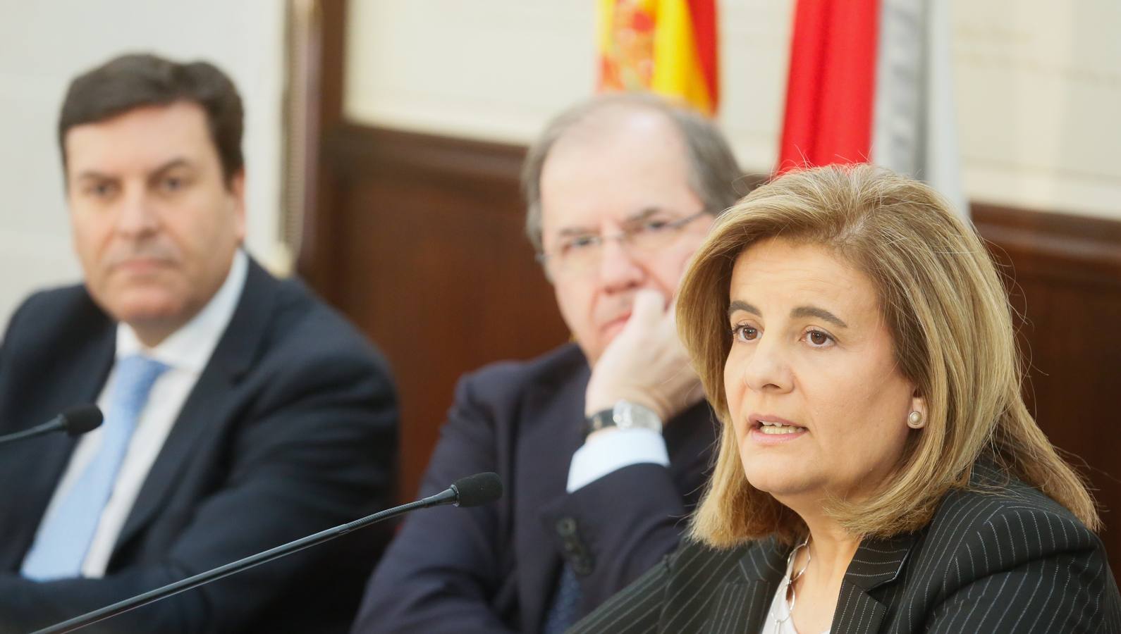 Juan Vicente Herrera y Fátima Báñez firman un convenio de colaboración en materia de Inspección de Trabajo