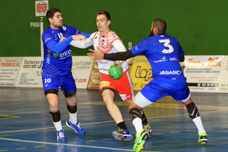 El Viveros Herol BM Nava cae frente al Teucro (28-29)