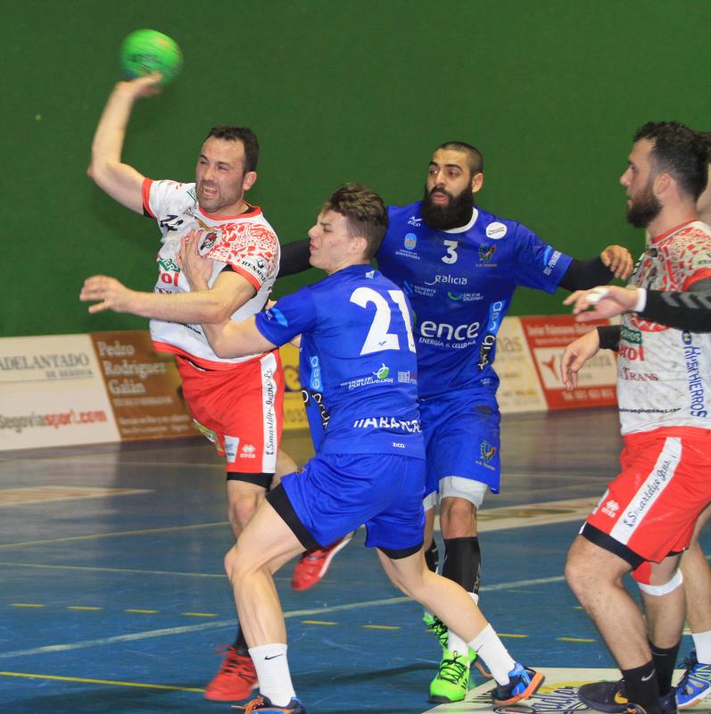 El Viveros Herol BM Nava cae frente al Teucro (28-29)