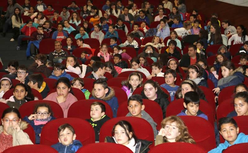 Escolares asisten a las proyecciones de la sección &#039;Cine y Escuela&#039; de la Muestra de Cine de Palencia