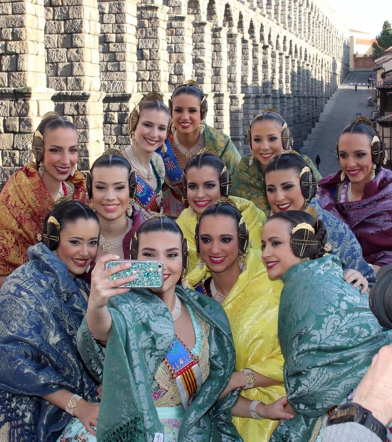 Las Fallas se pasean por Segovia