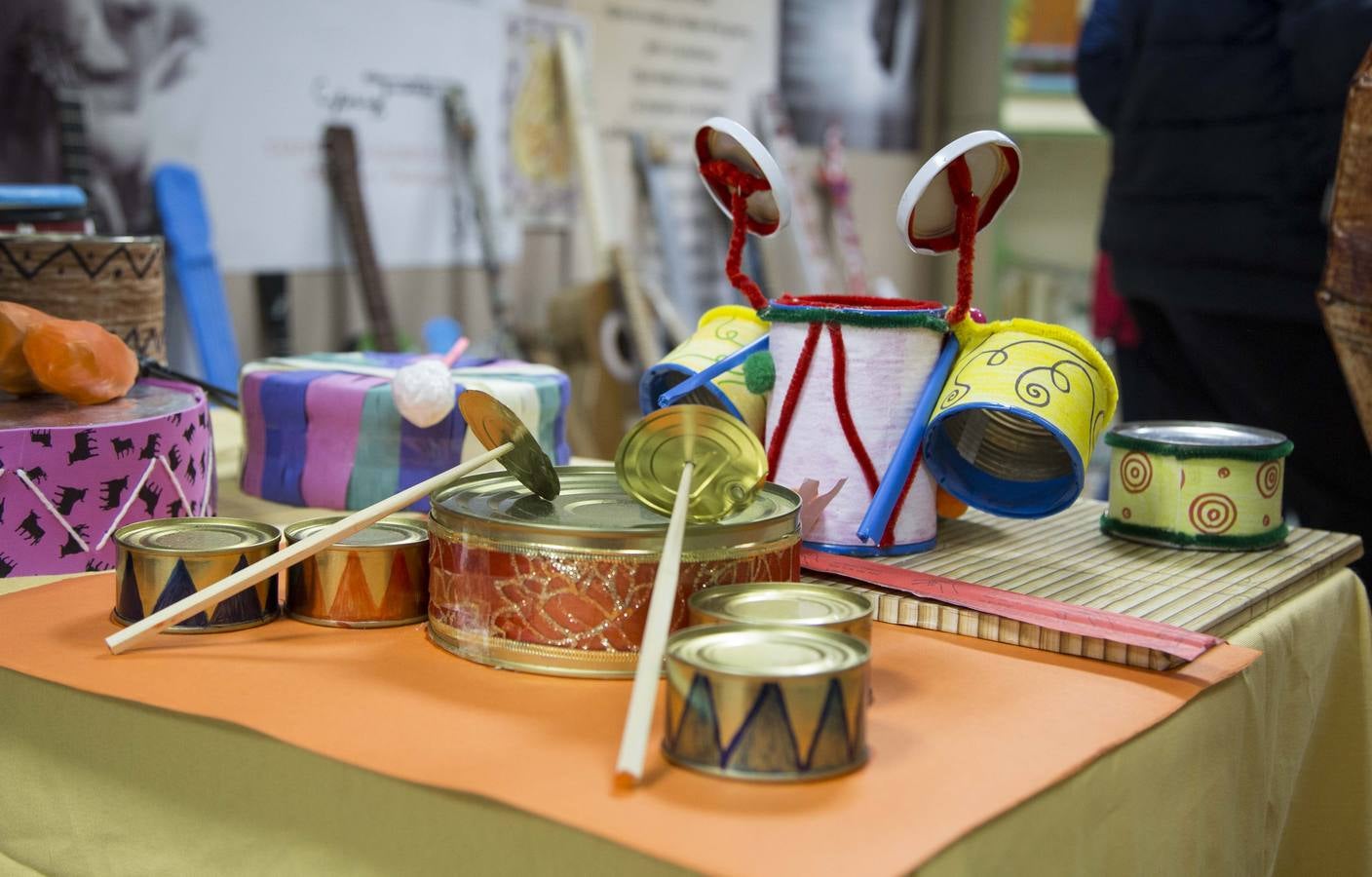 Alumnos del Pinar de la Rubia diseñan instrumentos musicales con productos reciclados