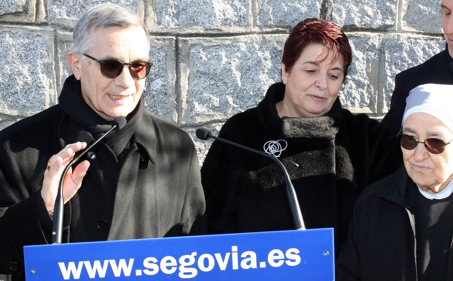 Segovia recuerda con una placa al obispo Antonio Palenzuela