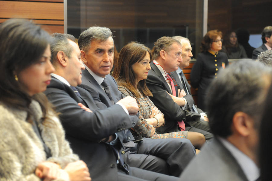 Entrega de medallas en las Cortes de Castilla y León