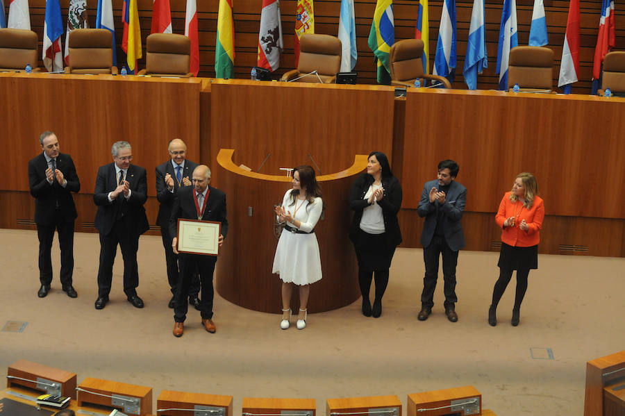 Entrega de medallas en las Cortes de Castilla y León