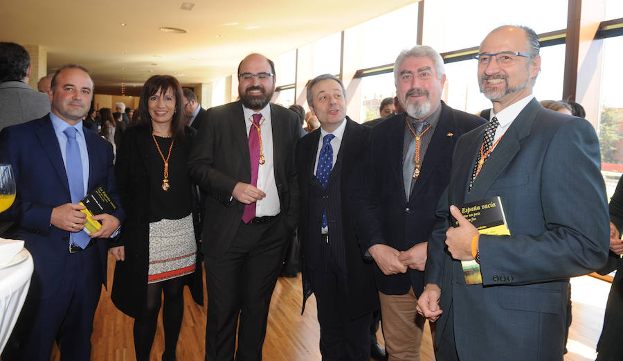 Entrega de medallas en las Cortes de Castilla y León