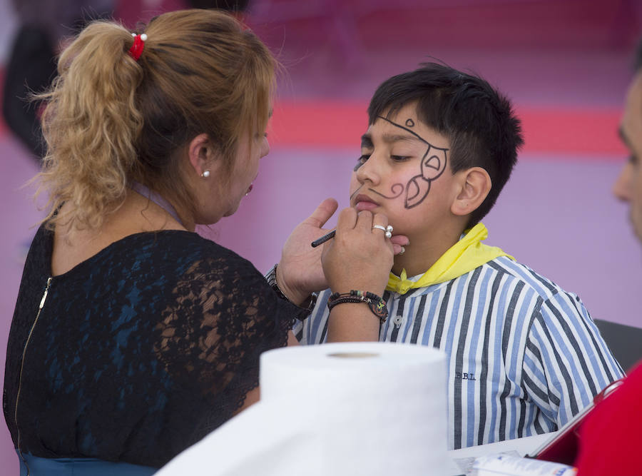 Taller de disfraces de carnaval en la Cúpula del Milenio