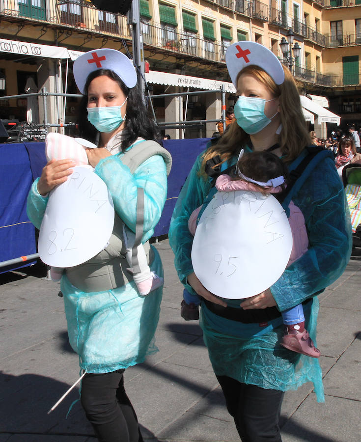 Desfile de comparasas en Segovia