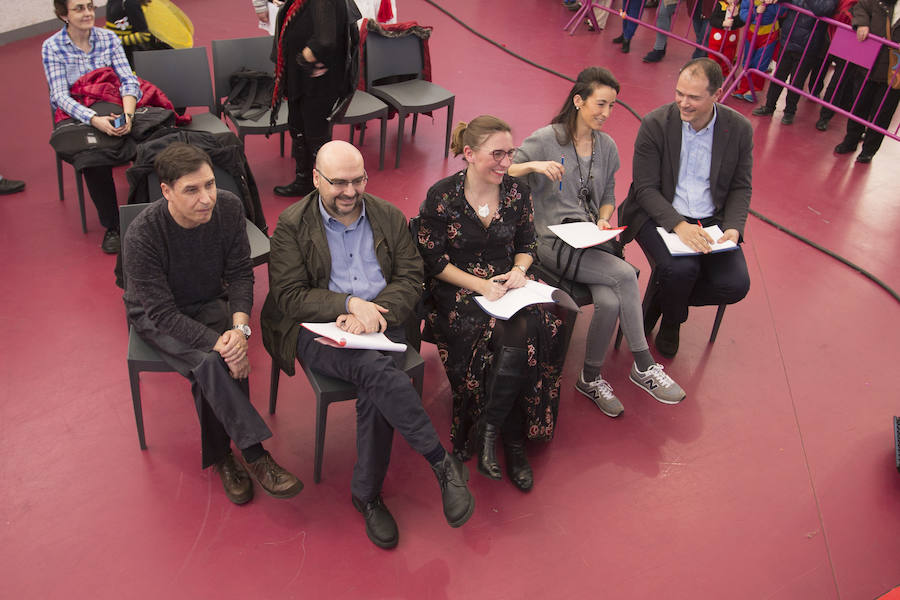 Concurso infantil de disfraces en la Cúpula del Milenio (Valladolid)