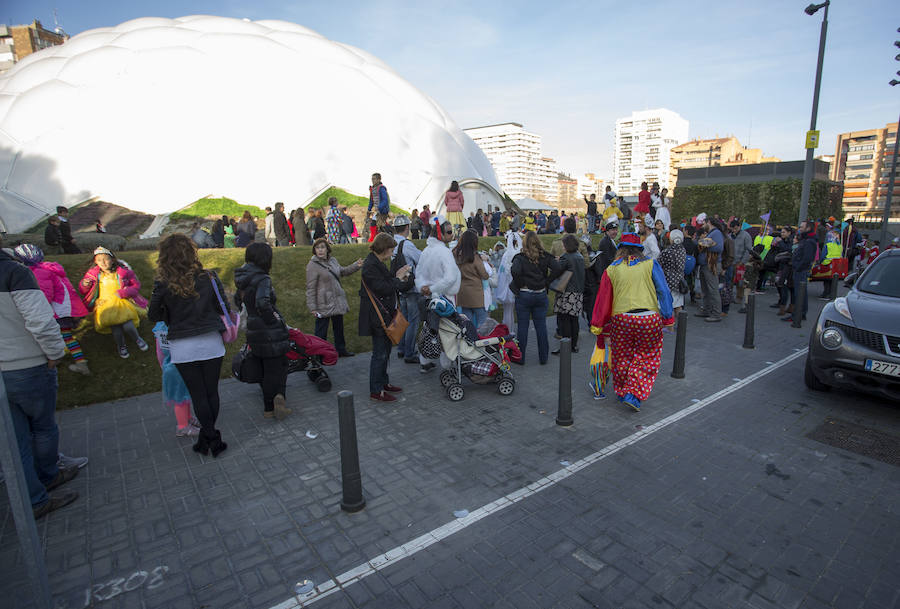 Concurso infantil de disfraces en la Cúpula del Milenio (Valladolid)